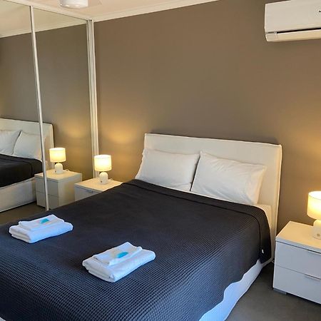Surfers Beach Resort One Gold Coast Extérieur photo