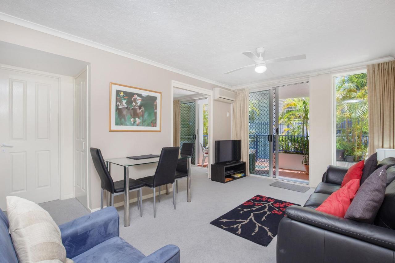 Surfers Beach Resort One Gold Coast Extérieur photo