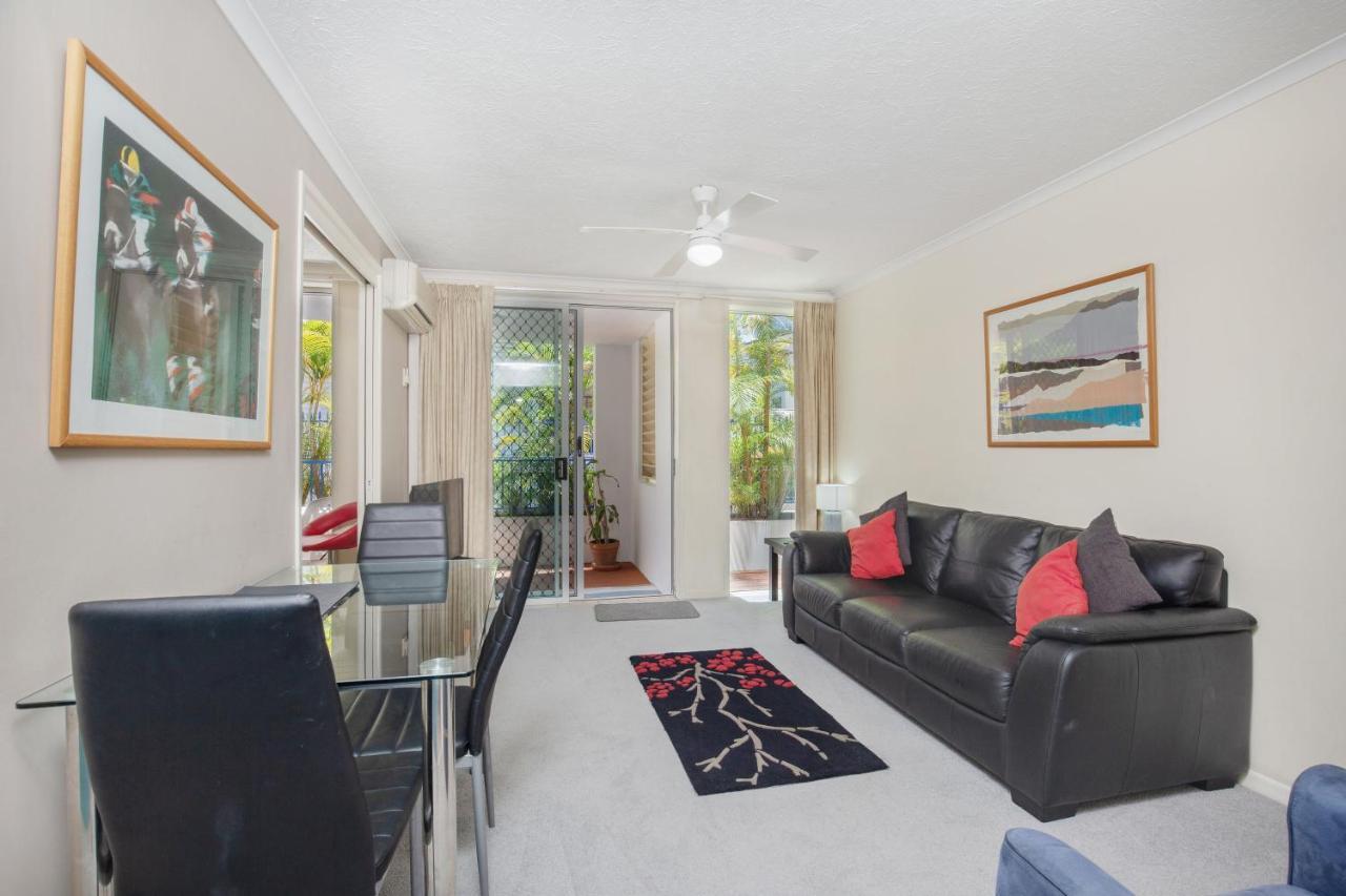 Surfers Beach Resort One Gold Coast Extérieur photo